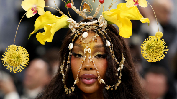 SZA’s “Yellow Halo” Met Gala Makeup Felt Like Pure Sunshine
